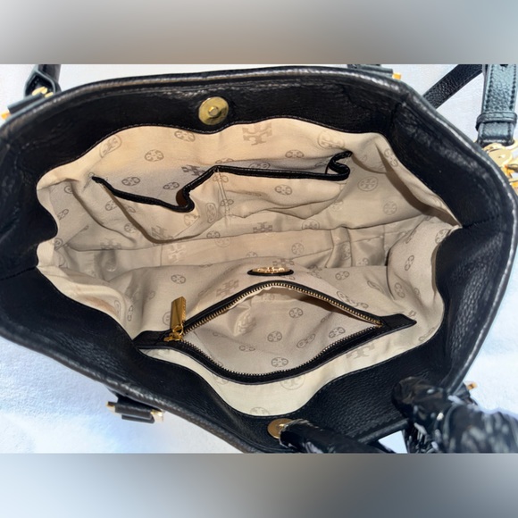 🚨🚨SOLD🚨🚨Tory Burch Hobo Amanda bag - Picture 6 of 12